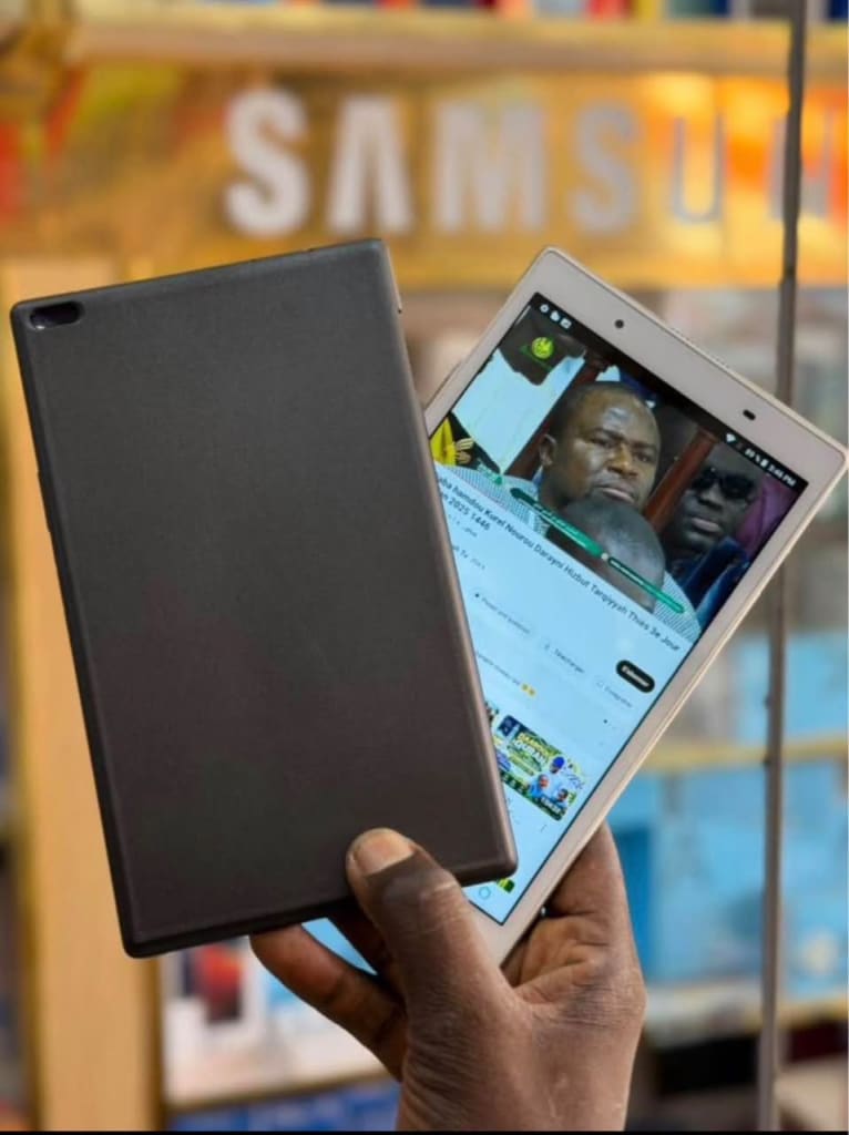Tablette lenovo 64gb RAM 4G
Stock
